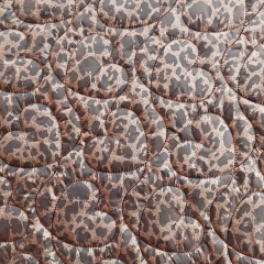 Steppstoff Leopardenmuster Herz-Steppung wattiert, chocolate mousse (braun)