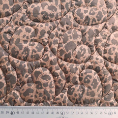 Steppstoff Leopardenmuster Herz-Steppung wattiert, chocolate mousse (braun)