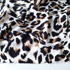Viskose Twillstoff Blusenstoff mit Stretch Leopardenmuster, schwarz braun cremewei