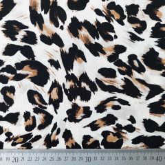 Viskose Twillstoff Blusenstoff mit Stretch Leopardenmuster, schwarz braun cremewei