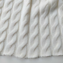 Strickstoff Zopfmuster klassischer Stil, cremewei