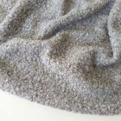 Boucle Stoff Schafslckchen, hellgrau melange