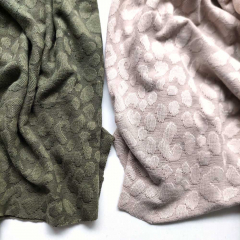 Jacquard Strickstoff Leopardenmuster 3D, armygrn