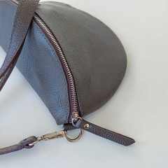 Bauchtasche Leder mit Lederriemen - dunkelbraun-silber Schnallen-Made in Italy