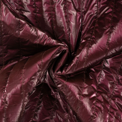 Steppstoff Streifen wattiert glnzend, burgundy bordeaux