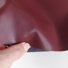 Lederimitat mit Wildleder-Imitat Rcken elastisch, weinrot