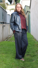 Lederimitat mit Wildleder-Imitat Rcken elastisch, matt dunkelblau