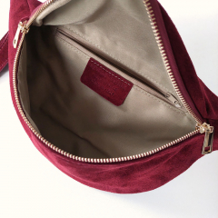 Bauchtasche Wildleder mit Lederriemen - weinrot - gold Schnallen-Made in Italy