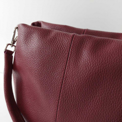 Ledertasche Umhngetasche Lederriemen - weinrot - silber Schnallen - Made in Italy