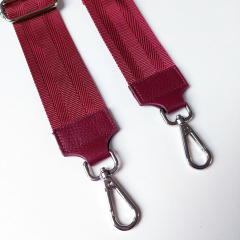 Taschengurt Streifen uni - weinrot -weinrotes Leder - silber Schnallen