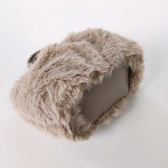 Fake Fur Felltasche geflochtene Griffe - helltaupe