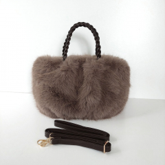 Fake Fur Felltasche geflochtene Griffe - dunkeltaupe
