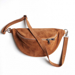 Bauchtasche Wildleder mit Wildlederriemen -dunkelcamel - silber Schnallen-Made in Italy