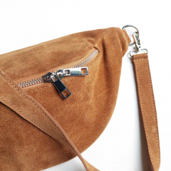 Bauchtasche Wildleder mit Wildlederriemen -dunkelcamel - silber Schnallen-Made in Italy