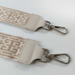 Taschengurt Taschenriemen Labyrinth Muster, beige ecrue, creme Lederenden, silber Schnallen