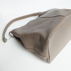 Ledertasche Umhngetasche Lederriemen - taupe - silber Schnallen - Made in Italy