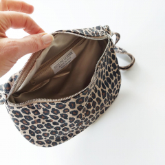 Bauchtasche Wildleder kleines Leomuster Animal Print - schwarz braun beige -silber Schnallen-Made in Italy