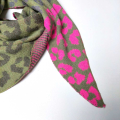 Dreieckstuch Schal Leopardenmuster Herzen Wollschal flauschig weich, olivgrn pink