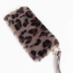 Fake Fur Fellimitat Geldbrse Portemonnaie Leopardenmuster Ziparound - taupe