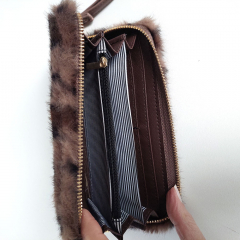 Fake Fur Fellimitat Geldbrse Portemonnaie Leopardenmuster Ziparound - taupe