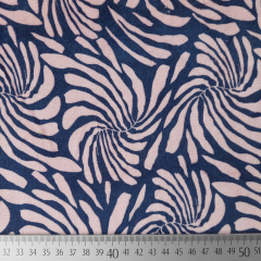 Nicky Velour Stoff abstraktes Blumenmuster, dunkles jeansblau rosa