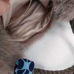 Fake Fur Felltasche flauschig weich geflochtener Griff blumiges Tuch uni, taupe