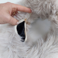 Fake Fur Felltasche flauschig weich uni, helltaupe