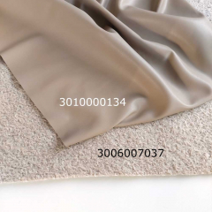 Boucle Stoff Schafslckchen dick weich, helltaupe