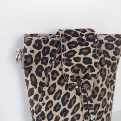 Wildledertasche Leopardenmuster rechteckig hochkant - braun schwarz beige - Made in Italy