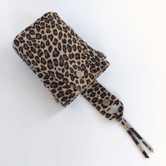 Wildledertasche Leopardenmuster rechteckig hochkant - braun schwarz beige - Made in Italy