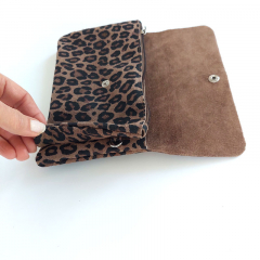 Wildleder-Umhngetasche Clutch kleines Leomuster rechteckig, braun schwarz braun