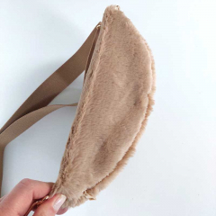 Bauchtasche Fake Fur Fellimitat flauschig weich - beige - gold Schnallen