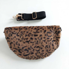 Bauchtasche Fake Fur Fellimitat Leopardenmuster flauschig weich - schwarz braun beige - gold Schnallen