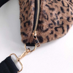 Bauchtasche Fake Fur Fellimitat Leopardenmuster flauschig weich - schwarz braun beige - gold Schnallen