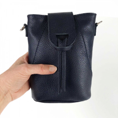 Ledertasche rechteckig hochkant - dunkelblau - Made in Italy