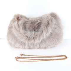 Fake Fur Felltasche flauschig weich uni, gold Kette - helltaupe