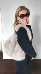 Fake Fur Felltasche flauschig weich uni, gold Kette - helltaupe