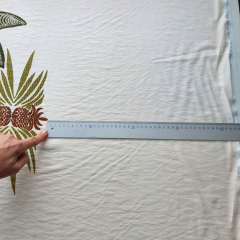 EINZELST�CK  (2.45 m) Viskose Stoff Blusenkrepp Palmen Ananas Bord�ren Druck, armyg�rn beere cremewei� - Made in Italy