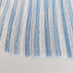 Musselin Stoff Double Gauze Baumwollstoff vertikale Streifen, hellblau wei�