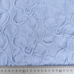 bestickte Webware schmale Streifen Blumen Stickerei, hellblau wei�