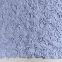 bestickte Webware schmale Streifen Blumen Stickerei, hellblau wei�