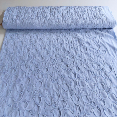 bestickte Webware schmale Streifen Blumen Stickerei, hellblau wei�