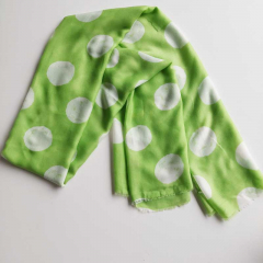 Halstuch gro�e wei�e Punkte weich  - cremewei� hellgr�n