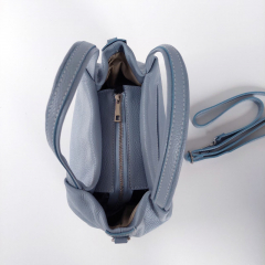 Ledertasche kurze Henkel, gold Schnallen - icy blue - Made in Italy