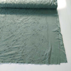 Baumwollstoff gr�n mit Blumen Stickerei