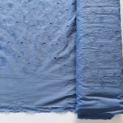 Baumwollstoff jeansblau mit Blumen Stickerei