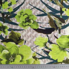 Viskose Krepp Stoff Blumen Bl�tter, limegreen hellbeige