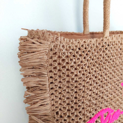 Strohtasche rechteckig mit Fransen PIN-UP, neonpink auf beige