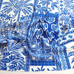 Viskose Stoff mit Stretch Palmen Bl�tter Patchwork Stil , blau wei�