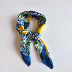 Halstuch Zitronen Ornamente quadratisch Schal Bandana Tuch - blau dunkelblau gelb